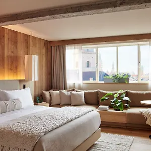 1 Hotel